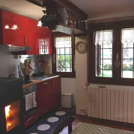 In Derby La Salle Ground Floor Apartament